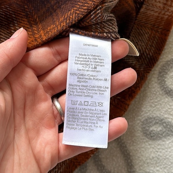 Madewell Flannel Crop Shirt-Jacket in Plaid - Picture 4 of 7